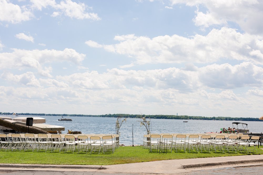 Detroit Lakes, MN, Holiday Inn on the Lake Wedding, photography by Amber Langerud | Christine &amp; Austen