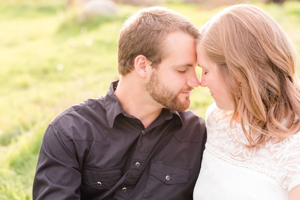 AmberLangerudPhotography_Countryside Engagement Session in Minnesota_3100.jpg