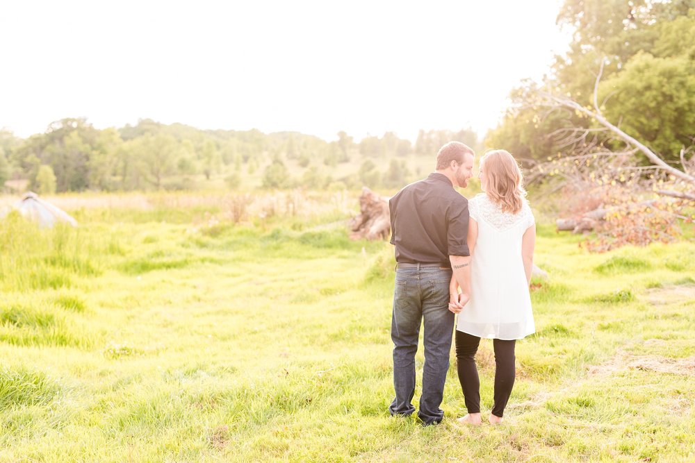 AmberLangerudPhotography_Countryside Engagement Session in Minnesota_3102.jpg