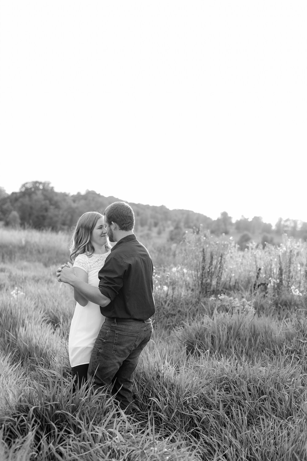 AmberLangerudPhotography_Countryside Engagement Session in Minnesota_3113.jpg