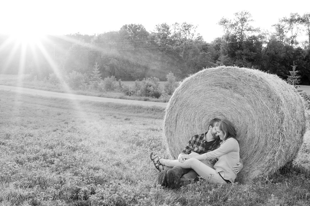 AmberLangerudPhotography_Countryside Engagement Session in Minnesota_3122.jpg