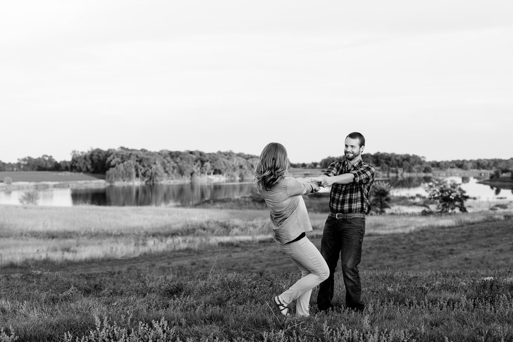 AmberLangerudPhotography_Countryside Engagement Session in Minnesota_3126.jpg