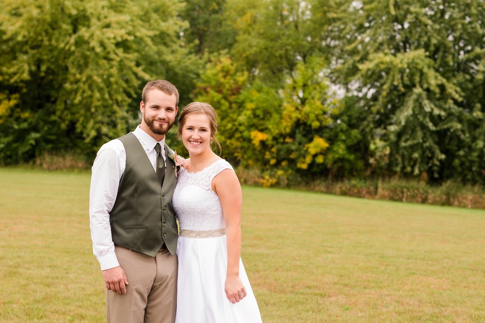 AmberLangerudPhotography_Fall, Barn At Dunvilla Wedding with outdoor ceremony_3293.jpg