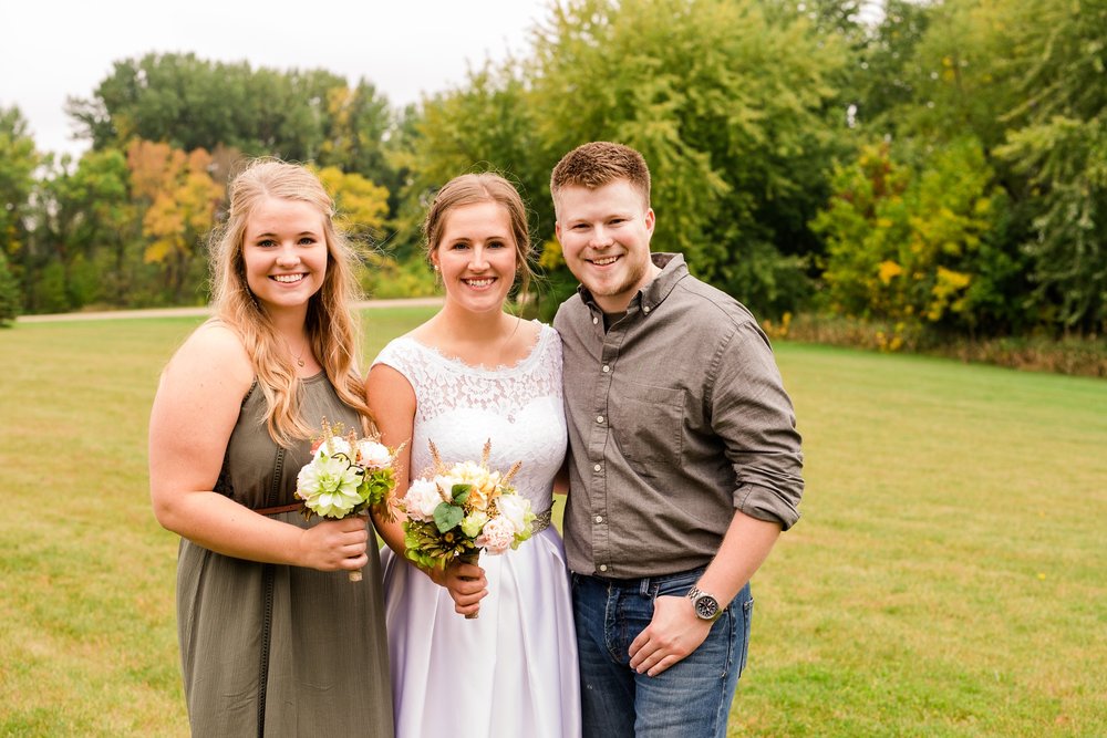 AmberLangerudPhotography_Fall, Barn At Dunvilla Wedding with outdoor ceremony_3326.jpg