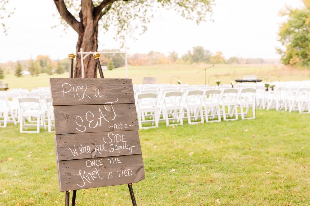 AmberLangerudPhotography_Fall, Barn At Dunvilla Wedding with outdoor ceremony_3327.jpg
