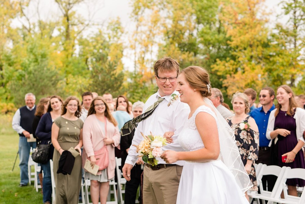 AmberLangerudPhotography_Fall, Barn At Dunvilla Wedding with outdoor ceremony_3335.jpg