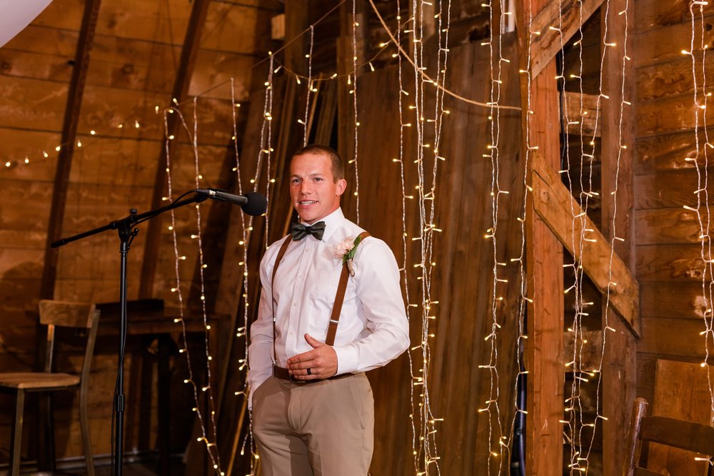 AmberLangerudPhotography_Fall, Barn At Dunvilla Wedding with outdoor ceremony_3369.jpg