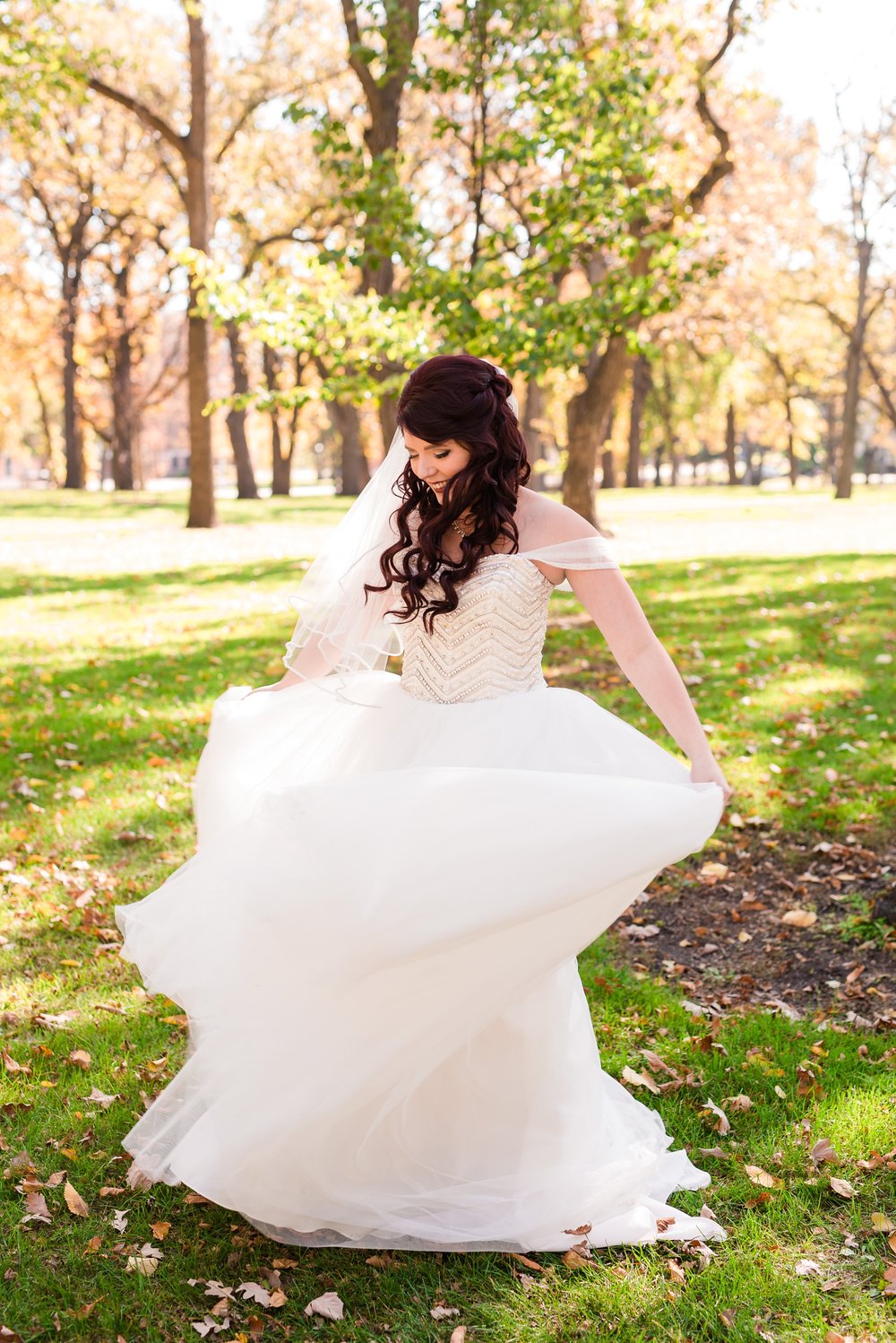 Downtown Fargo Disney Themed Wedding by Amber Langerud Photography | Bridal Portrait Island Park