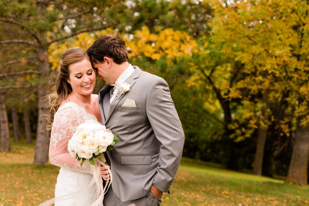 AmberLangerudPhotography_Fair Hills Resort Lakeside Wedding in Minnesota_3422.jpg