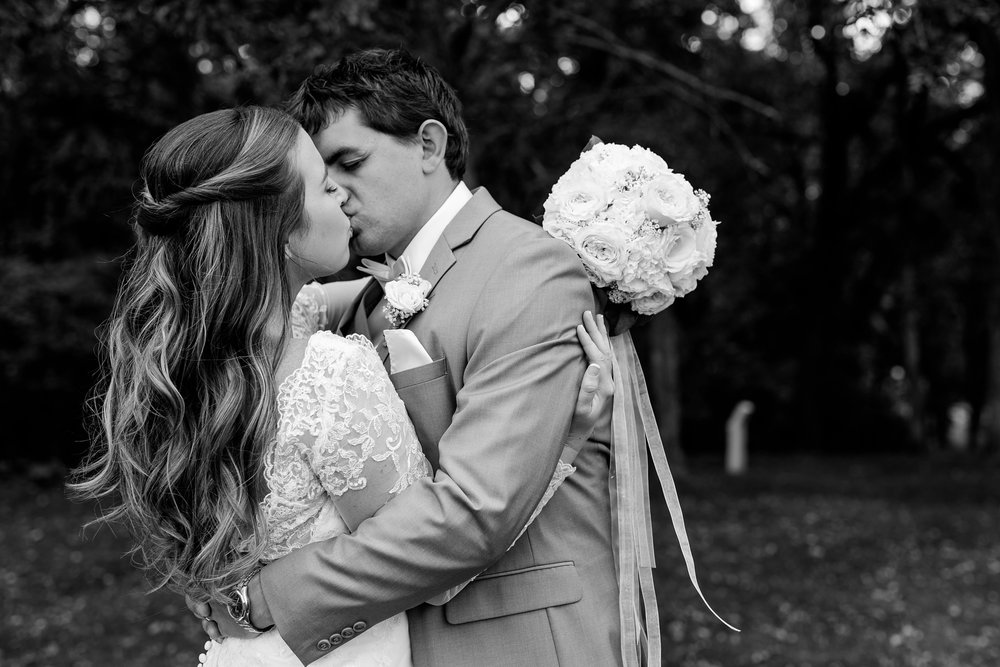 Fair Hills Resort Wedding_bride and groom kissing
