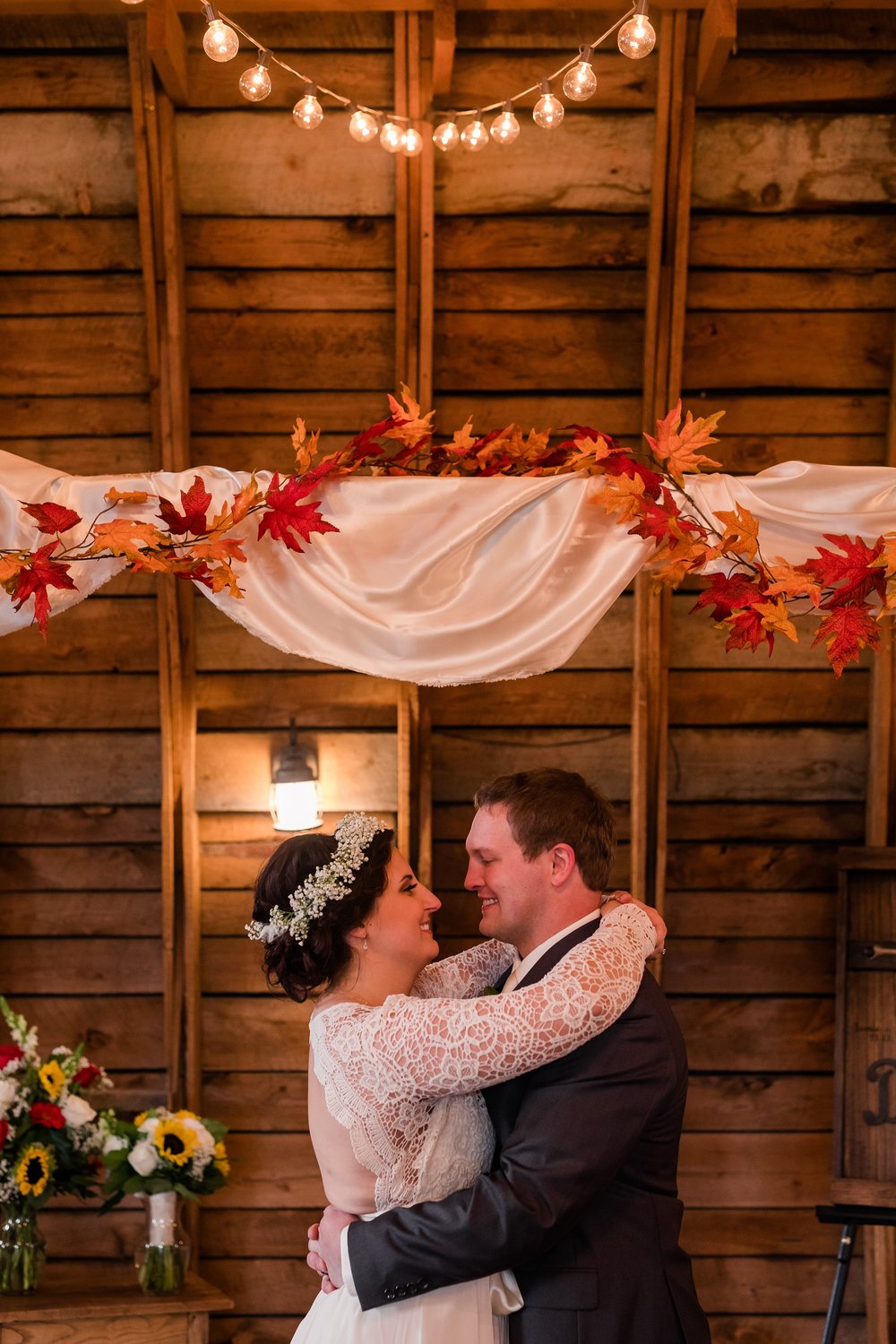 Amber Langerud_Rustic Oaks, MN winter barn wedding_0541.jpg