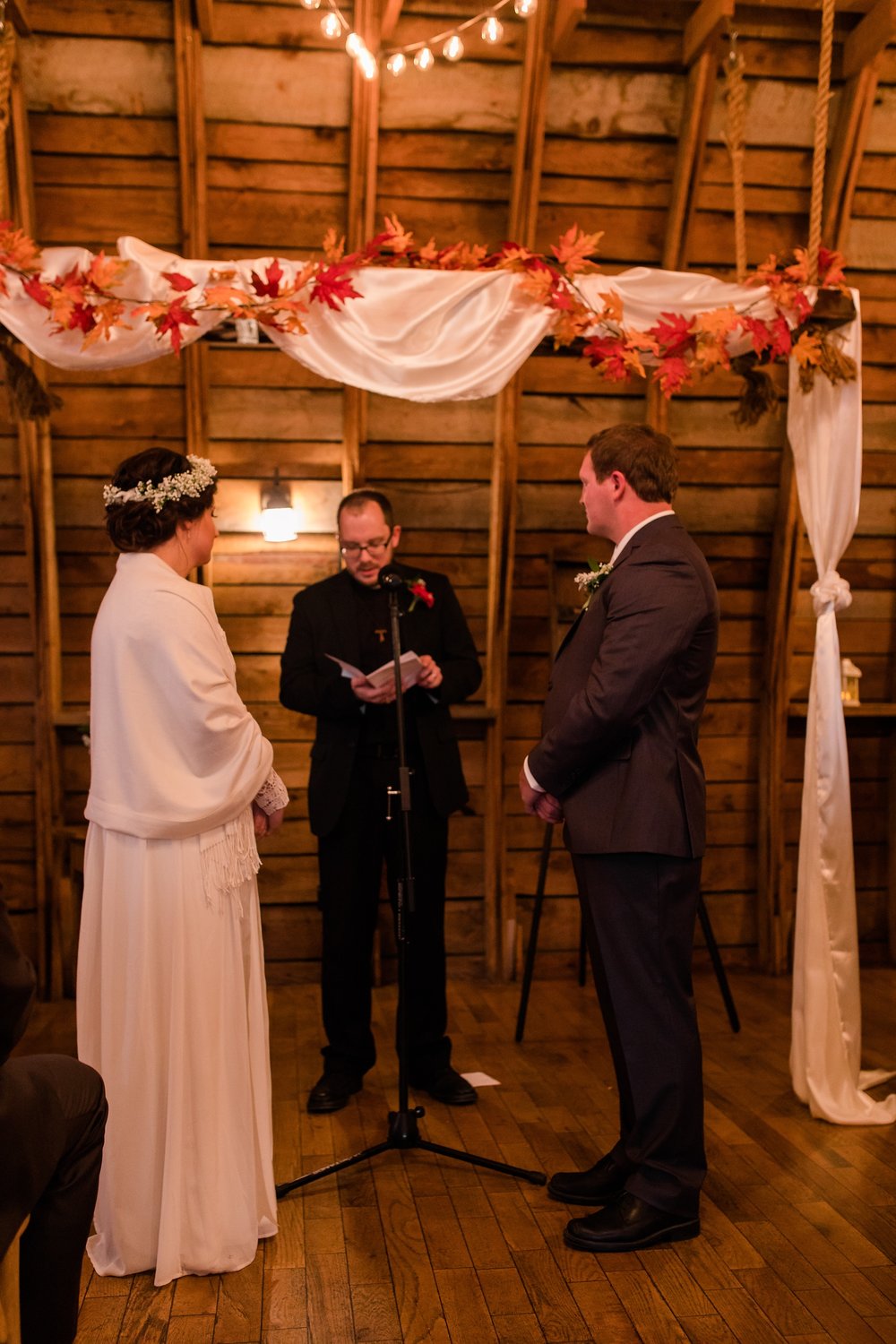 Amber Langerud_Rustic Oaks, MN winter barn wedding_0547.jpg