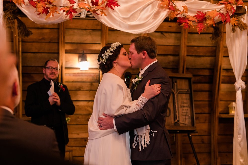 Amber Langerud_Rustic Oaks, MN winter barn wedding_0550.jpg