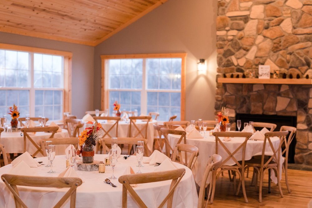 Amber Langerud_Rustic Oaks, MN winter barn wedding_0555.jpg