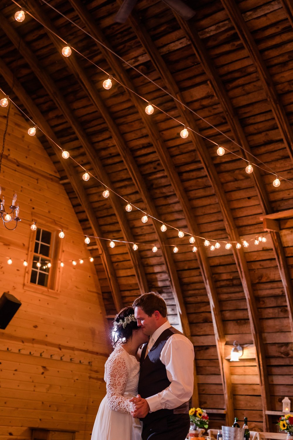 Amber Langerud_Rustic Oaks, MN winter barn wedding_0561.jpg