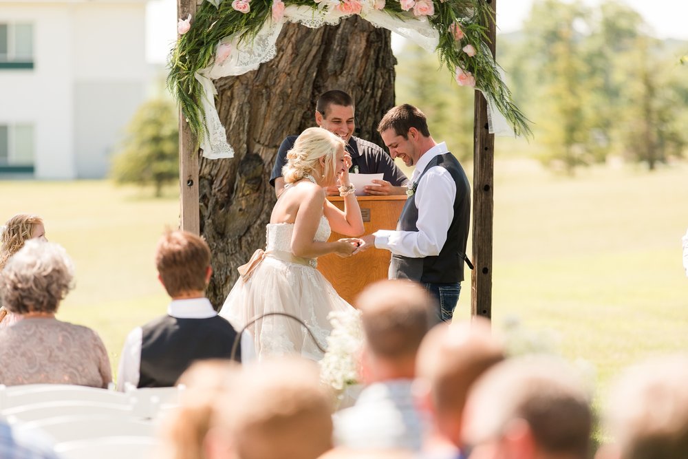 Amber Langerud Photography_Minnesota Barn Wedding_5178.jpg