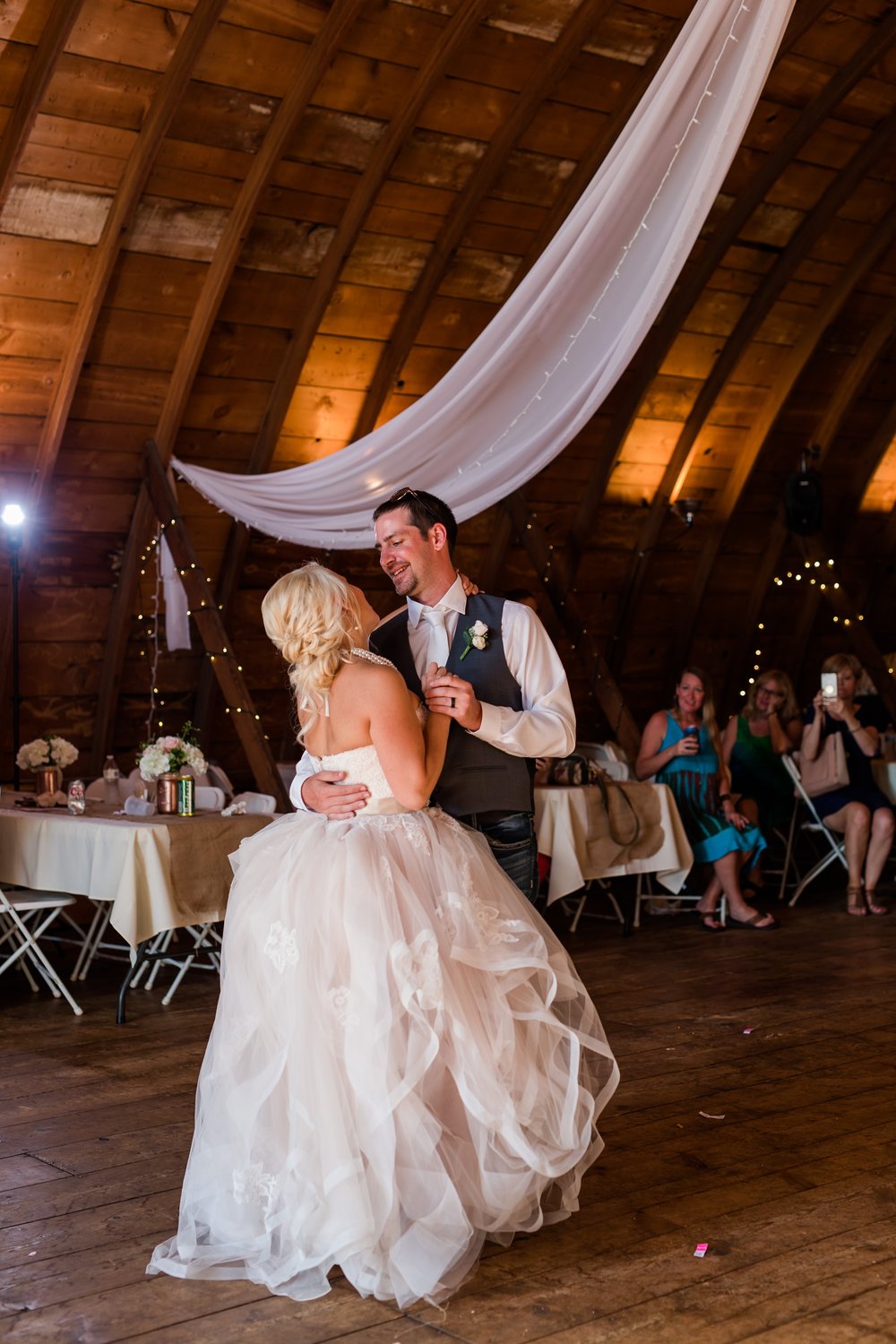 Amber Langerud Photography_Minnesota Barn Wedding_5191.jpg