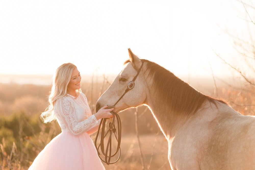 Portraits with your horse in a tulle ball gown