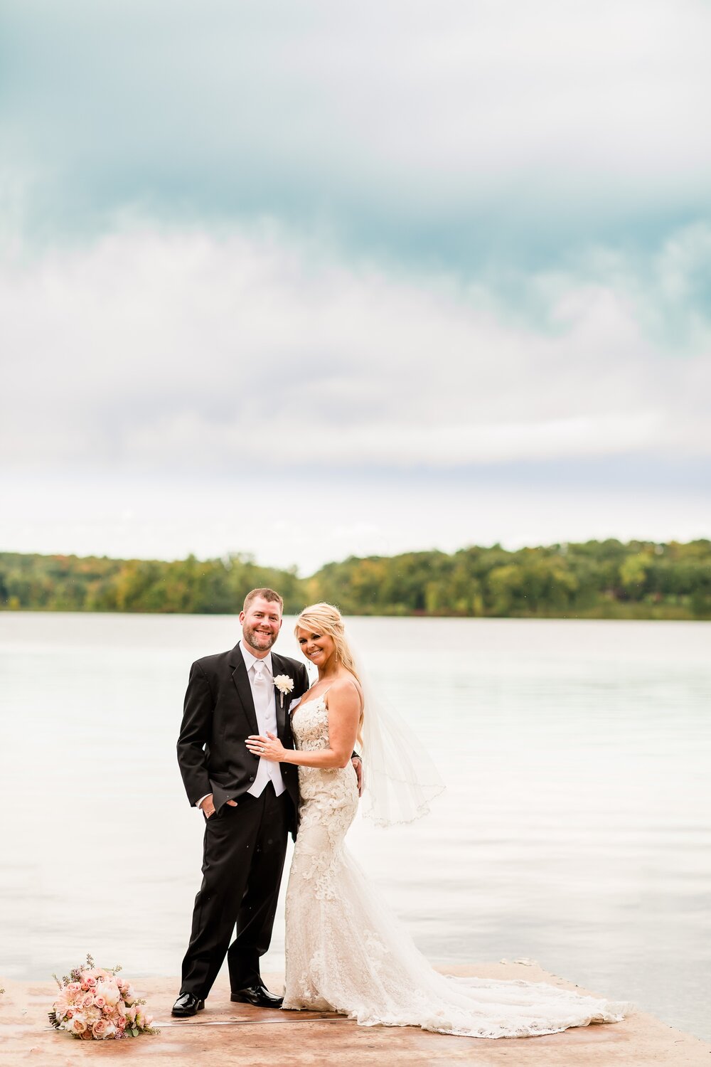 Amber Langerud Photography_Eagle Lake Rustic Styled Outdoor Wedding in Minnesota_6860.jpg
