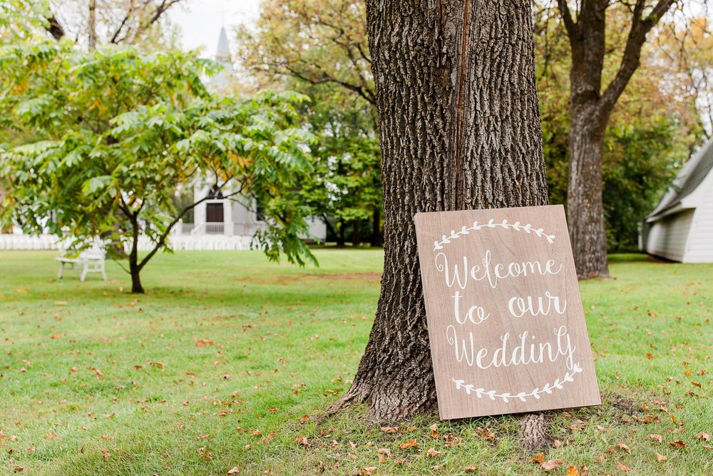 Amber Langerud Photography_Moohread, Outdoor, Barn Wedding at A Friends House_7087-1.jpg