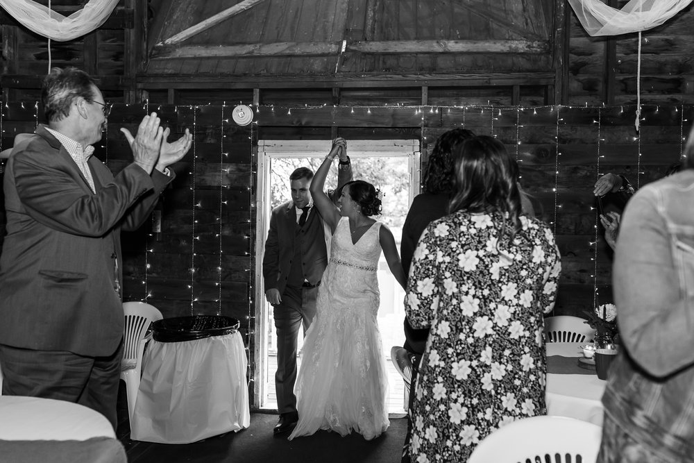 Amber Langerud Photography_Moohread, Outdoor, Barn Wedding at A Friends House_7139.jpg