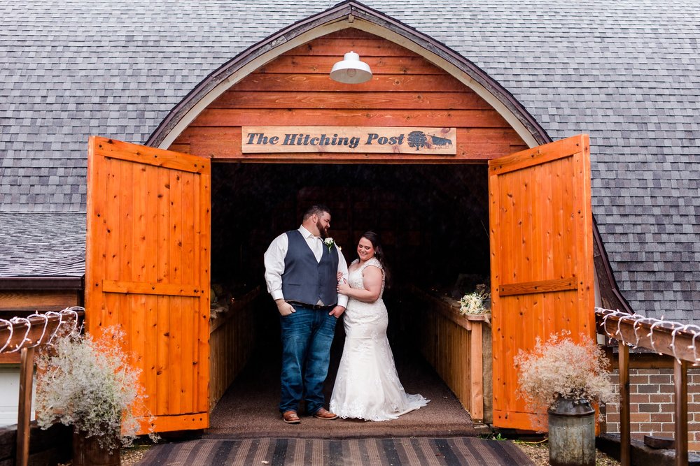 Amber Langerud_Lake Park, Fall Barn Wedding at The Hitching Post_7182.jpg