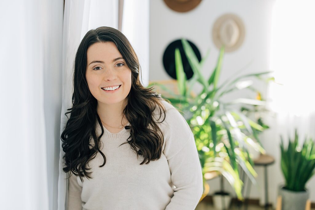 business owner wearing a relatable outfit to her brand photography session in Minesota