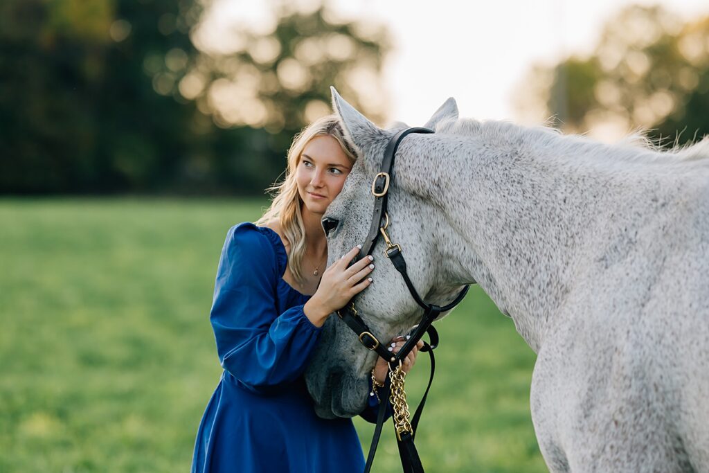 High School Senior Pictures with your horse, the snuggle