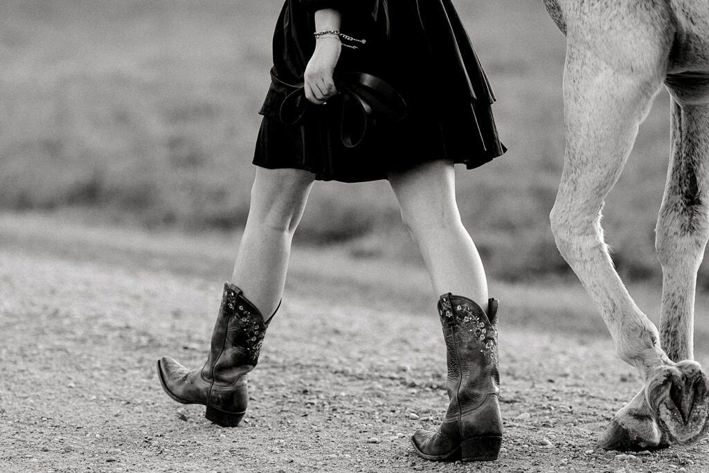 High School Senior Pictures with your horse, the walking shot