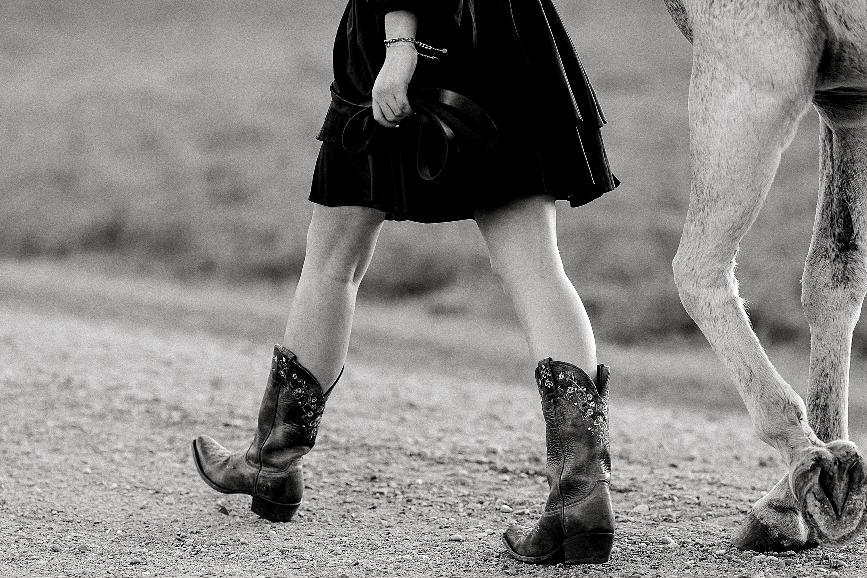 High School Senior Pictures with your horse, the walking shot