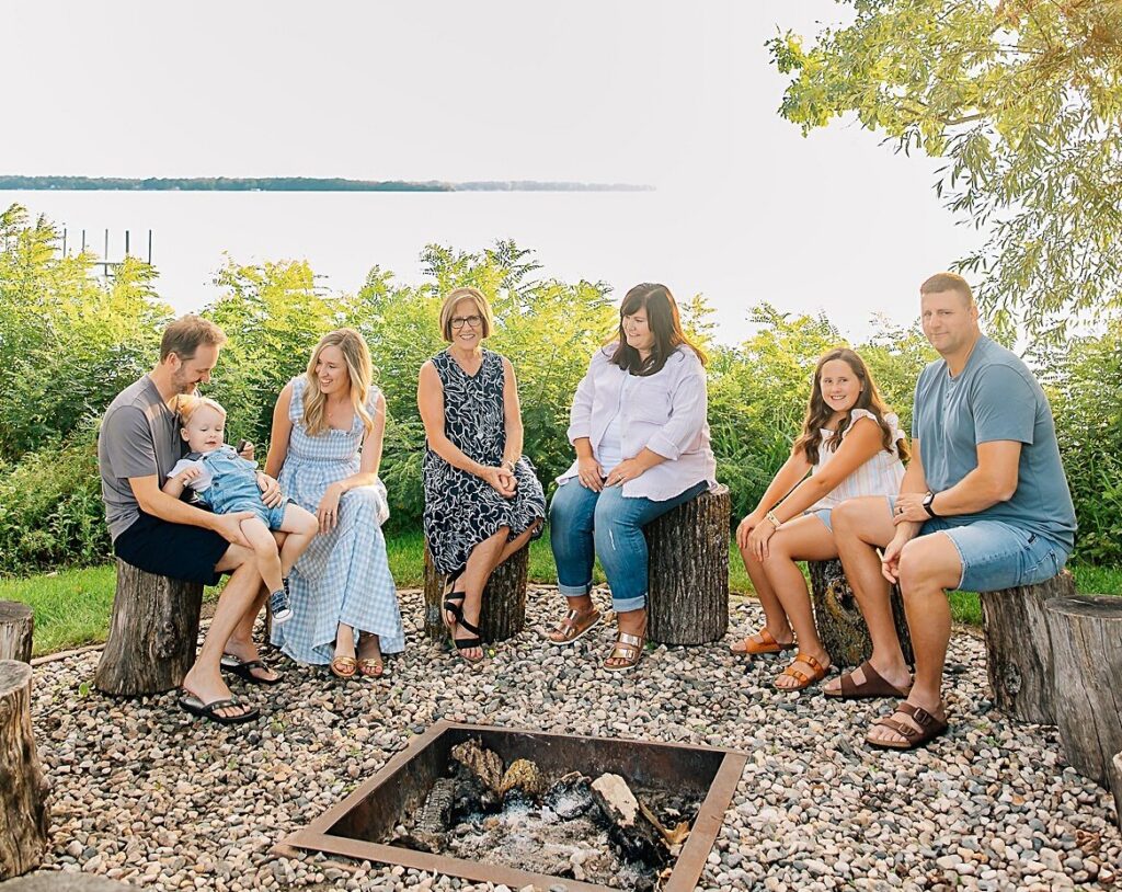 Detroit Lakes Summer Family Picture Ideas - documenting your family's traditions